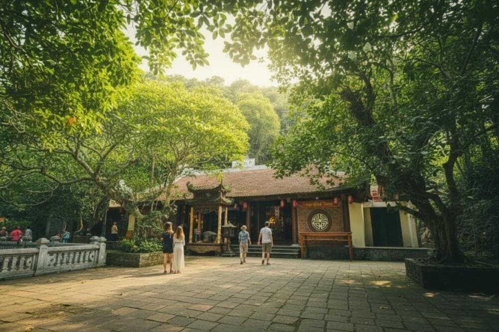 Ch&ugrave;a Giải Oan Ch&ugrave;a Hương